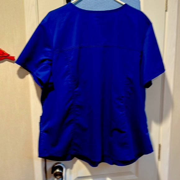 Scrubs Tops size 2x royal blue women’s Scrubs - Picture 9 of 11
